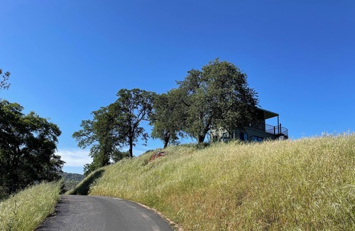 Angels Camp Casa | One of a kind modern Tiny Home in lush vineyard setting- unit B upstairs