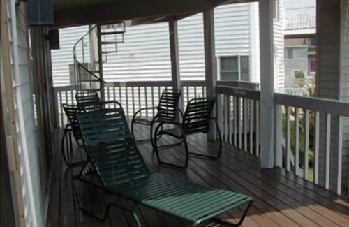 Admiral Estates Casa | One of a Kind - One Block from the Beach