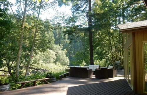 Cascadia Casa | Uno de un lugar amable en el río McKenzie