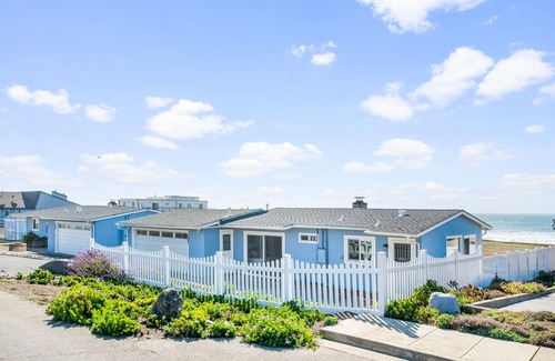San Simeon Cabaña | One of a kind property- An Acre on the Ocean & Classic Beach Cottage