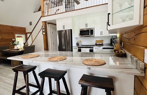 North Port Cabina | One of a kind, real log home in southwest Florida!