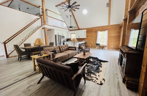 North Port Cabina | One of a kind, real log home in southwest Florida!