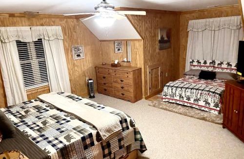 Basye Casa | One of a Kind Rustic Log Cabin near Bryce Resort - Large Game Room - Fire Pit - Large Deck - BBQ