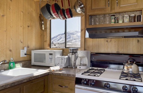 Mammoth Lakes Cabina | ¡Único en su clase! Situado en un rancho de 17 acres en Mammoth Lakes