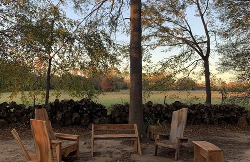 Ben Wheeler Casa | One of five modern bungalows- 1st Monday Trade Days, Music Festivals, East Texas