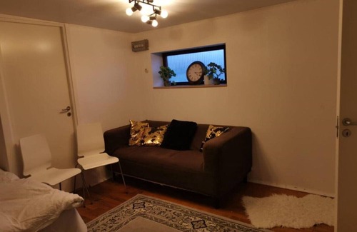 Marieberg Apartamento | One-room apartment with own entrance, parking