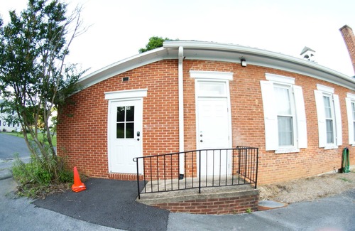 Bowmansdale Casa | One Room Schoolhouse