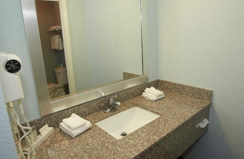Sandwich Casa | One Room Suite With 2 Queen Beds at Sandwich Lodge & Resort