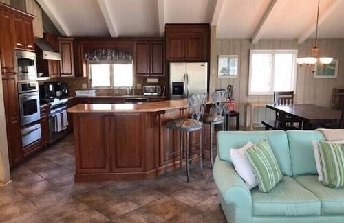 Stone Harbor Casa | One short block to 120th St Beach in SH - 7 Bedrooms and 5 Full Baths!