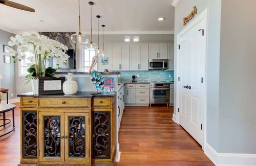 North Carolina Coast Casa | One Step Away- Upper and Lower Unit Included