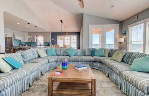 North Carolina Coast Casa | One Step Away Upper
