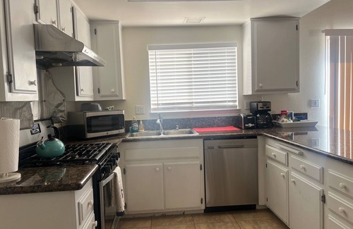 Spring Valley Casa | One story 3 bedroom home-10 minutes to strip