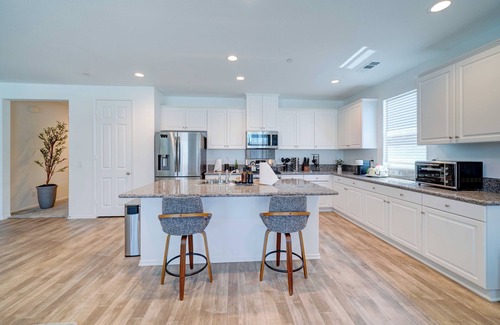Victorville Casa | One-story home for families & pets w large fenced backyard