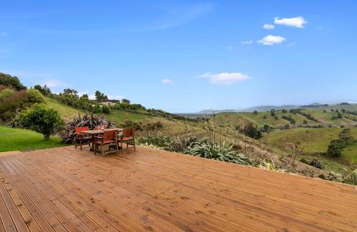 Wakefield Casa | One Two Eight - Richmond Holiday Home