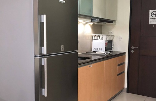 Guadalupe Nuevo Apartamento | One Uptown Residence BGC 1BR, Netflix, w/pool use, fast WiFi