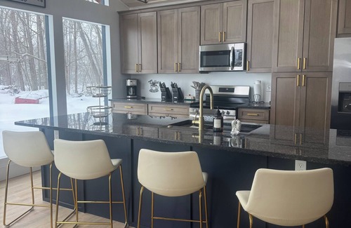 Durhamville Casa | Oneida Lake Jewels, Marie's Place: Stay and Play! 3 miles from Sylvan Beach!