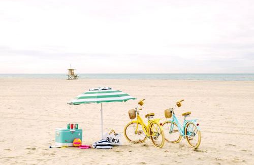 Santa Ana Heights Casa | ONeill I by AvantStay Coastal Paradise Steps from Beach Modern Decor