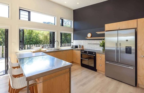 Waiheke Island Casa | Oneroa Oasis - Stay Waiheke