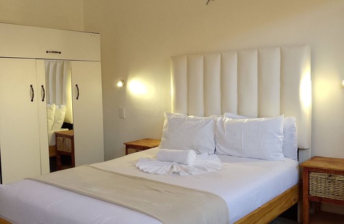 Windhoek West Cama Y Desayuno | Onguti Guesthouse