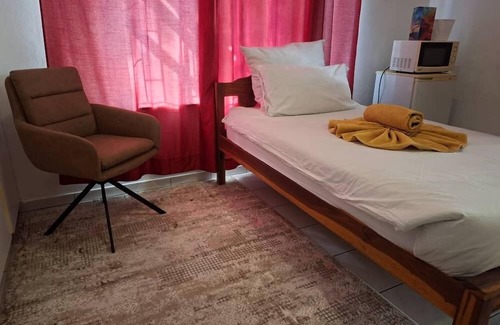 Windhoek West Cama Y Desayuno | Onguti Guesthouse