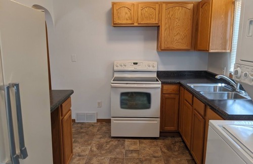 Bismarck Casa | ONLY 1 mi to Cap. & Both Hosp-Cozy 2 Bed Home