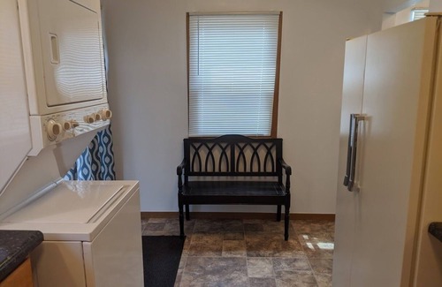 Bismarck Casa | ONLY 1 mi to Cap. & Both Hosp-Cozy 2 Bed Home