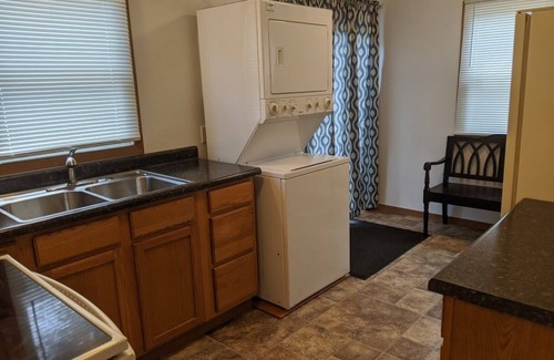 Bismarck Casa | ONLY 1 mi to Cap. & Both Hosp-Cozy 2 Bed Home