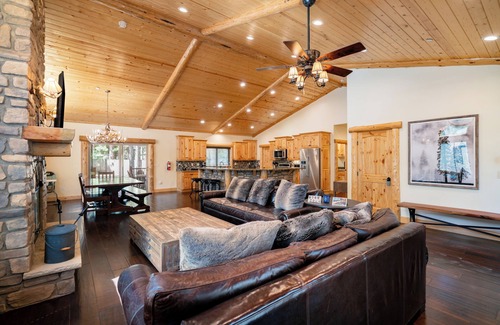 Summit Estates Cabina | Only 1 Mile To Snow Summit! | Big Bear Home | Paradise Pines by AvantStay
