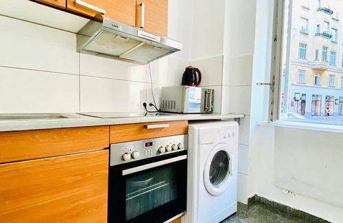 Leopoldstadt Apartamento | Only 10-min to Danube River, 1BR Spacious Apt.