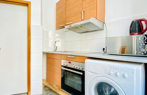 Leopoldstadt Apartamento | Only 10-min to Danube River, 1BR Spacious Apt.