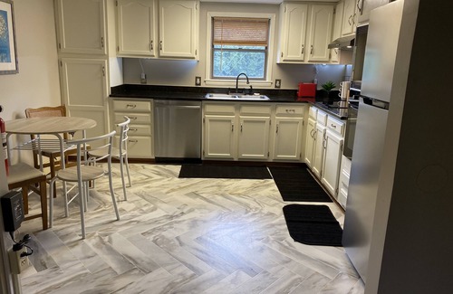 Morgantown Casa | ONLY 10 min to West Virginia University!