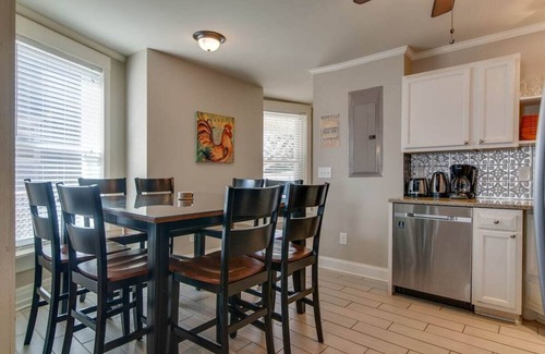 Greenwood Casa | Escapada de Greenwood (4BR / 4BA) - East Nashville