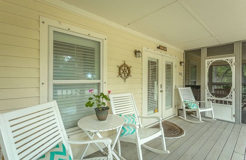 Magnolia Bluffs Casa | Only 5 min from the St. George or Apalachicola!