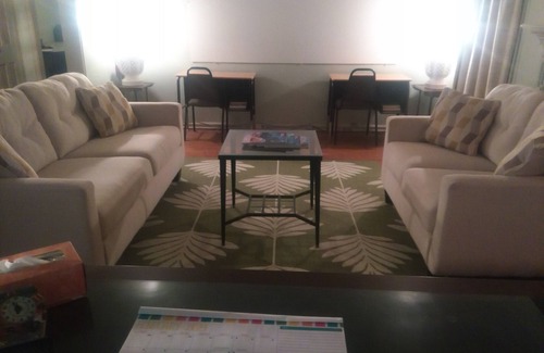 Detroit Casa | 3 hermosas habitaciones en un Cape Cod