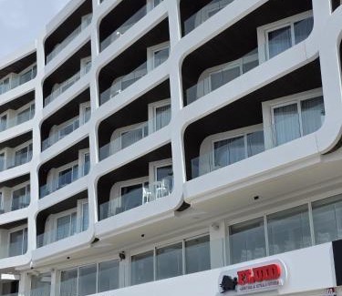 Qawra Apartamento | only for family Central Luxury Seafront, Bugibba