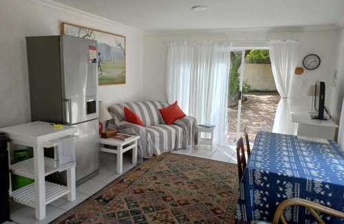 Onrus Casa | Onrus Garden Cottage, Sunny and Spacious