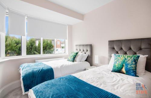 Petts Wood and Knoll Chalet De Esquí | OnSiteStays New Large modern 4 bed, Parking, Wifi, 2 x Bathroom