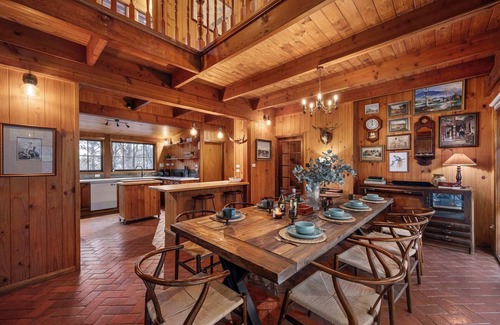 Healesville Casa | Onyx Retreat Yarra Valley | Spa, Sauna on 13 Acres