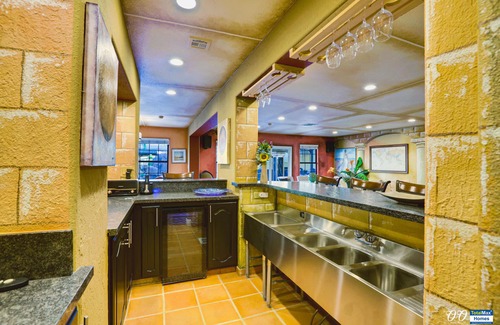 Las Vegas Casa | OO Urban Oasis 9BD/8BA Villa Near Vegas Strip-3.4mi