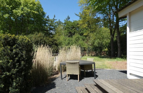 Marum Chalet De Esquí | Op de grens van Friesland,Groningen en Drenthe,direct tegen bos gelegen
