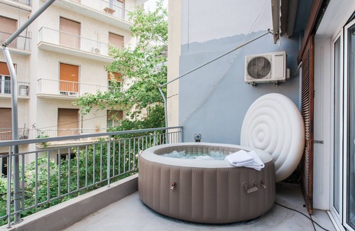 Plaka Apartamento | Open Air HotTub / BIG Balcony / Athens Boutique Apartment