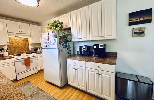 West Ashley Casa | Open and Comfy 4Bed home w/ Patio near Downtown-Folly Beach-Kiawah-Seabrook