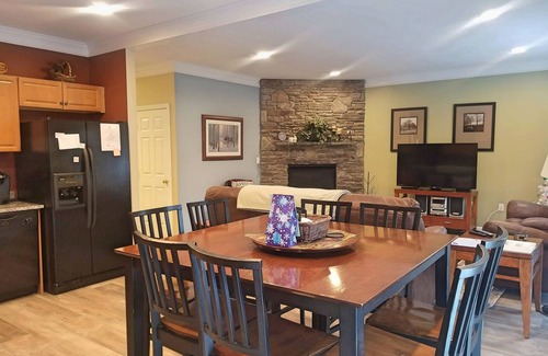 Lincoln Casa | F132B- Administrado por el Servicio de Reservaciones Loon - NH Meals & Rooms Lic # 056365