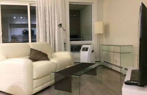 Downtown Edmonton Condominio | Concepto abierto y una vista increíble.
