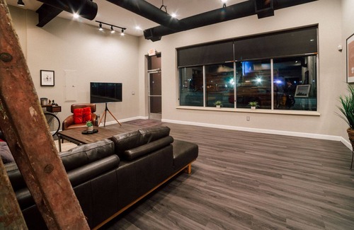 Farmington Casa | Open Concept Downtown Farmington Industrial Space.