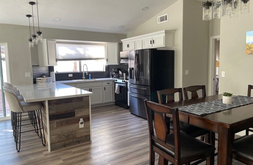 Suncliff Casa | Open floor plan w/private pool! 2mi to Stadium/Shopping/Food