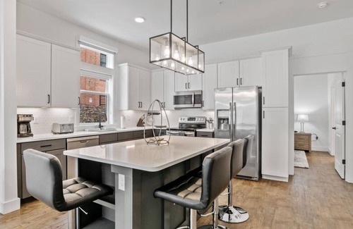 East End - Valley Street Condominio | Open Floorplan Ideal Location