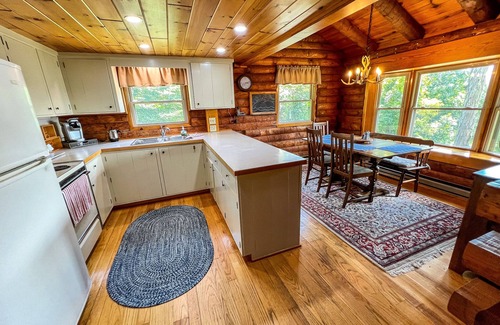 Lansing Cabina | LOW JUNE RATES! MountainTop Meadows - 2BR/1BA Hot Tub & Mtn Views