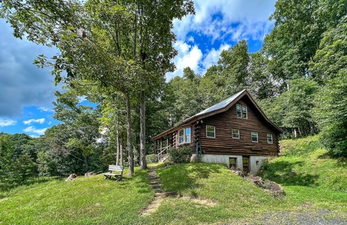Lansing Cabina | LOW JUNE RATES! MountainTop Meadows - 2BR/1BA Hot Tub & Mtn Views