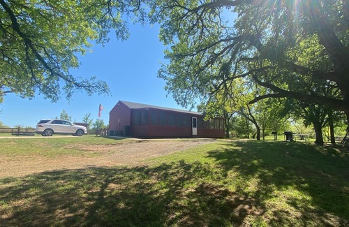 Bridgeport Cabina | Open modern Cabin, fishing, shooting range, tranquil/private, firepit, 4W, canoe
